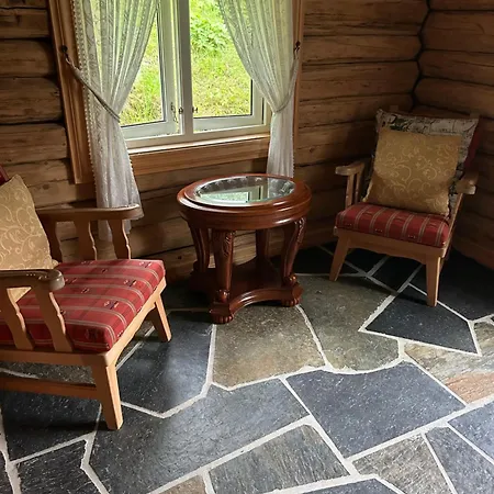 Liten I Tinn Feriehus